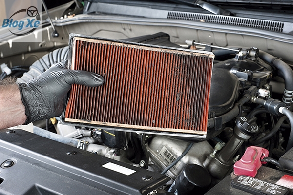 Cách kiểm tra và thay lọc gió ô tô tại nhà đơn giản và hiệu quả