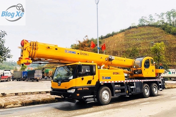 Cẩu tự hành 25 tấn – lựa chọn phổ biến cho công trình vừa